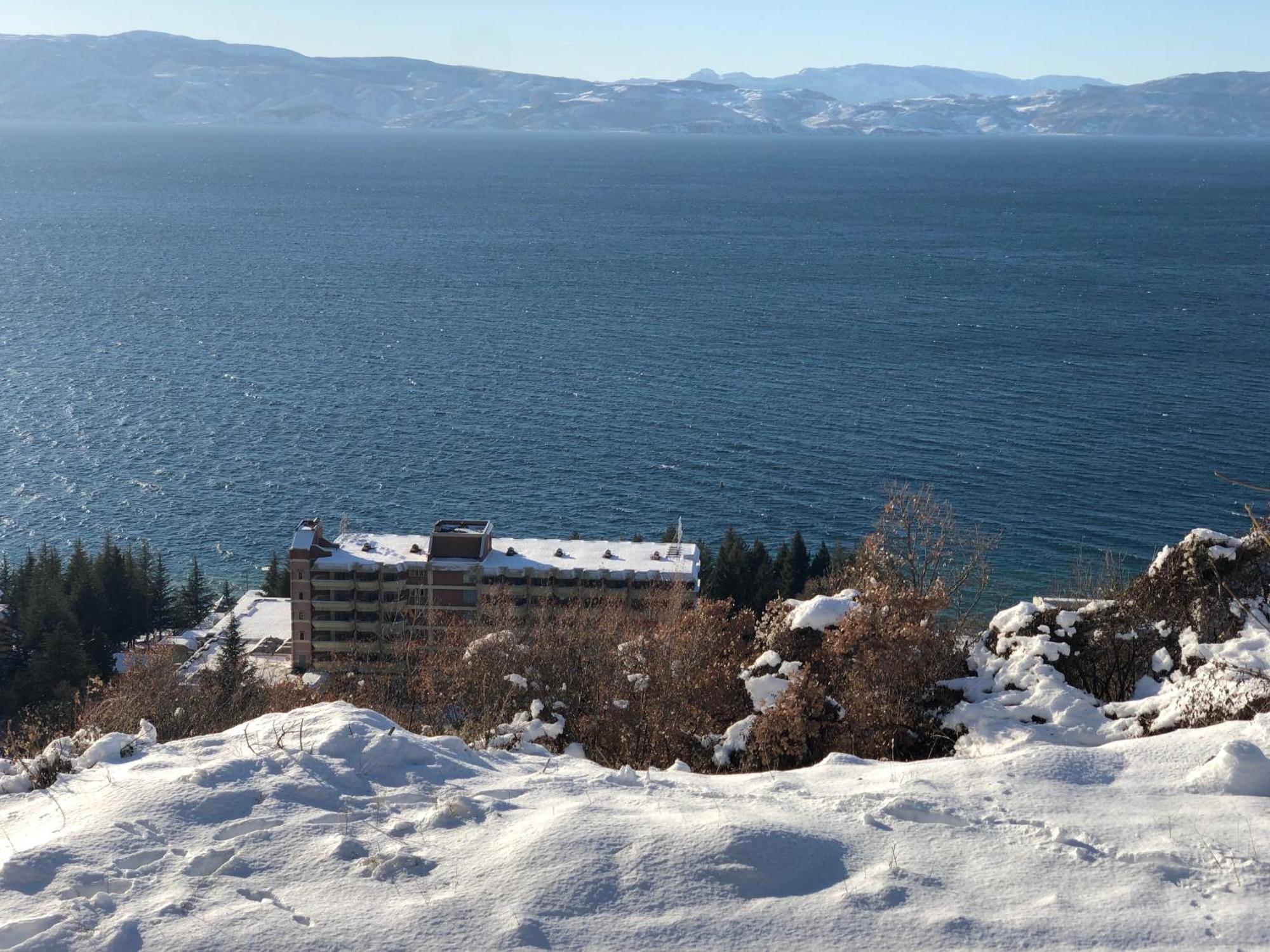 Hotel Bellevue - Metropol Lake Resort Lagadin Exterior photo